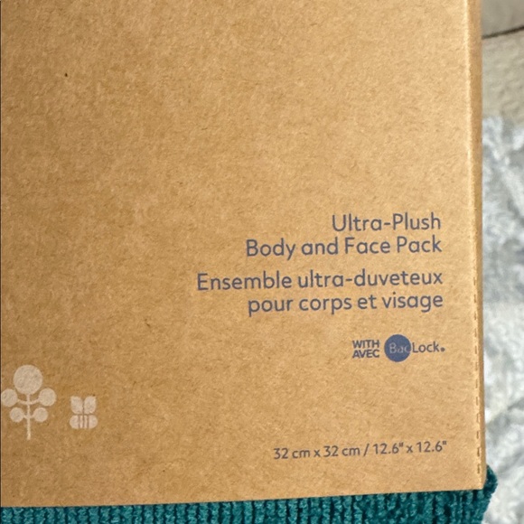 NWT, Norwex-Ultra Plush Body/Face pack (3), Malachite (Limited Edition color) - Picture 4 of 5
